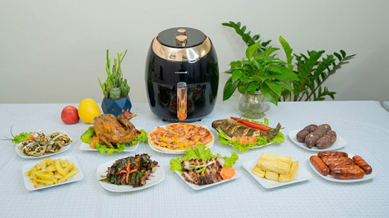 Khay chiên dung tích lớn phù hợp với gia đình 4-5 người và rất tiện lợi khi sử dụng để chuẩn bị một bữa tiệc nho nhỏ tại gia với nhiều loại món ăn đa dạng.